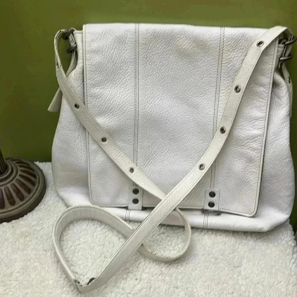 Plinio Visona White Leather Crossbody Bag - Picture 13 of 17